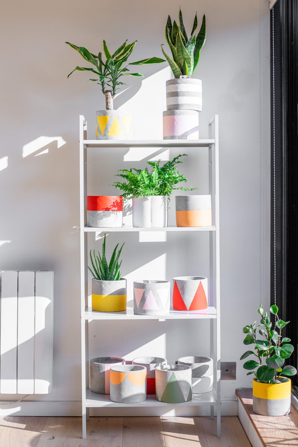 Pow Pots Medium Concrete - various designs £25